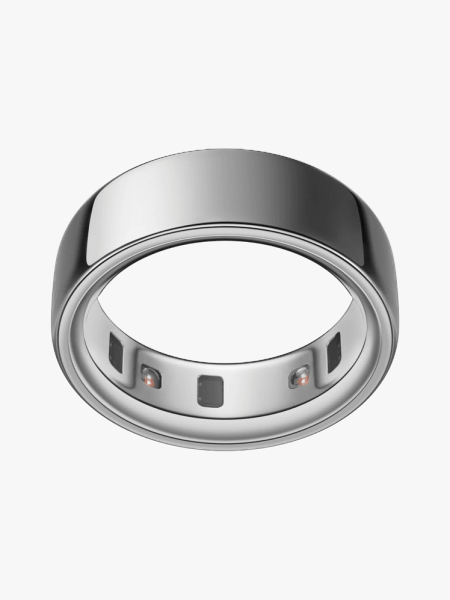Oura Ring 4 in silver component on a light gray background